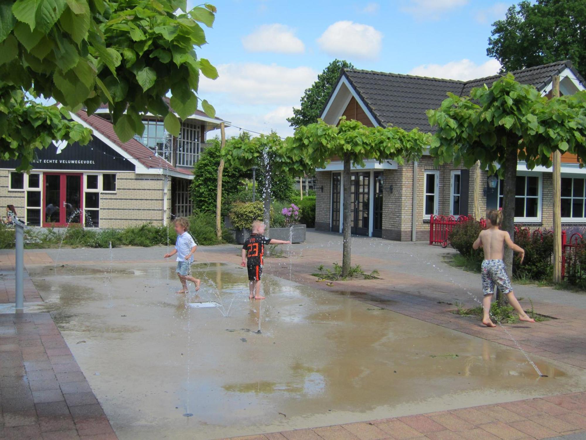 Hderh - Eco Lodge Op Vakantiepark De Ijsvogel, Zwembaden, Kids Fun, Natuur En Rust Voorthuizen Luaran gambar